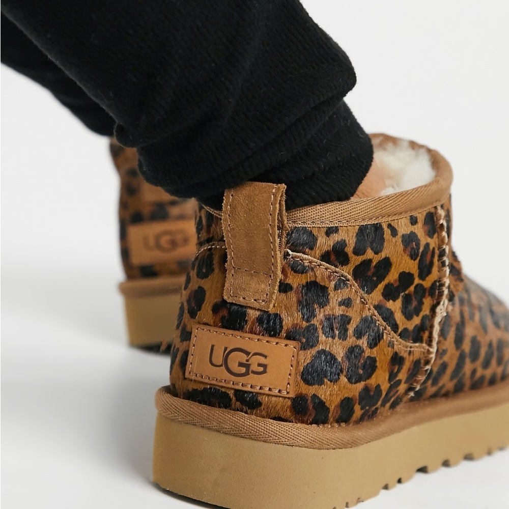 NWT UGG Classic Ultra Mini ankle boots in leopard print size 6 - Picture 3 of 8